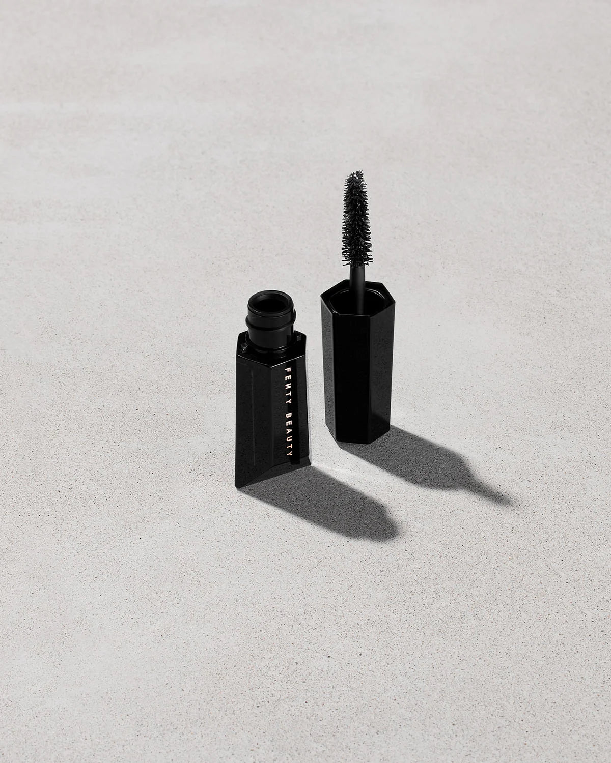 Hella Thicc Volumizing Mascara Fenty Beauty image 4